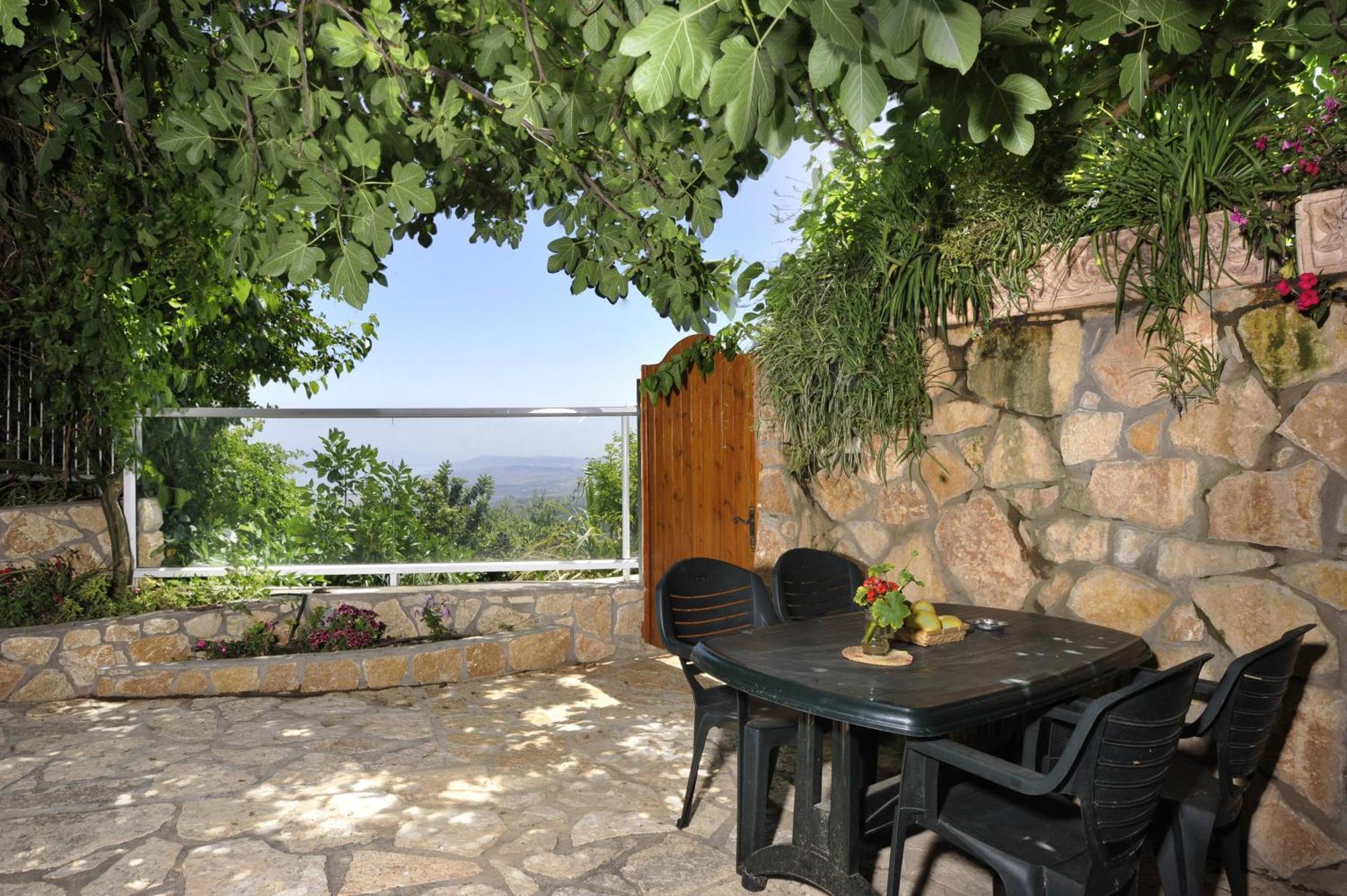 Ohn-Bar Guesthouse Amirim Exterior photo